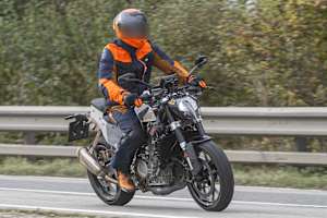 Von Fotografen erwischt: Prototyp einer KTM Duke der unteren Mittelklasse
