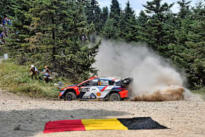 Neuville auch in Griechenland mit belgischer Unterstützung