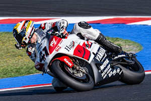 Niccolo Canepa fuhr die 1999er Yamaha R7 von Noriyuki Haga