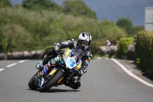 Michael Dunlop (Ducati) auf dem Weg zu seinem 35. TT-Sieg