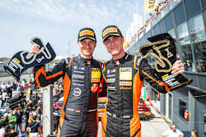 Tim Zimmermann und Leyton Fourie sind Halbzeitmeister im ADAC GT Masters