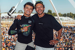 Lando Norris und Valentino Rossi in Goodwood