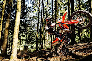 KTM 300 EXC 6Days: Echte Waldmaschine für Kenner