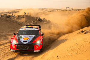 Hyundai-Pilot Thierry Neuville siegte 2025 bei der Rallye Saudi-Arabien