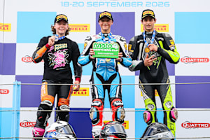 Urlaß, Siegert und Wenzel beherrschen den Moto4 Cup