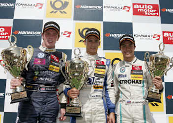 Nürburgring-Sieger Wehrlein versteigert seinen Overall