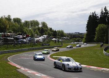 van Lagen führt das Feld durch Hatzenbach