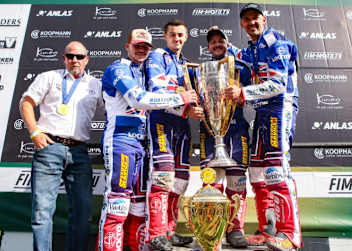 Team GB: Ganz links Teamchef Mitch Godden, in der Mitte Einzelweltmeister Zach Wajtknecht