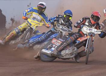 Diedenbergen (vorne) raste zum Titel