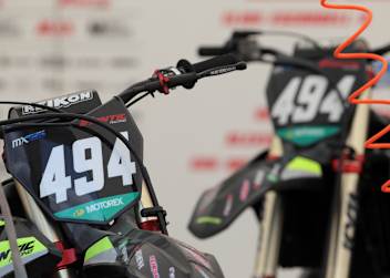 Die Motorräder von Maximilian Werner blieben unter dem Zelt stehen