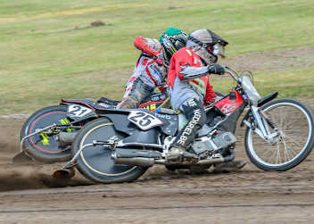Jens Buchberger (vorne) und Jurgen Kramer Mitte Kurve eins
