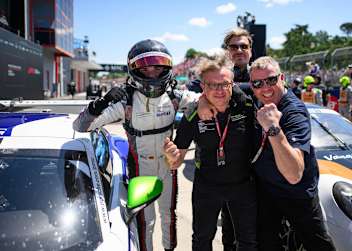 Große Freude bei Theo Oeverhaus und Proton Huber Competition