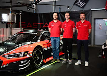 Simon Reicher, Christopher Haase und Markus Winkelhock vor ihrem Audi