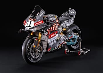 Die Ducati V4R im Design der 1972er 750-Imola-Desmo
