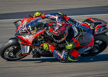 Bálint Kovács auf der Deussen-Ducati