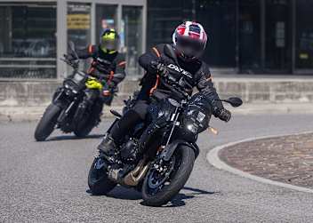 Moto Guzzi bricht mit der Markentradition: Prototyp mit Reihenzweizylinder