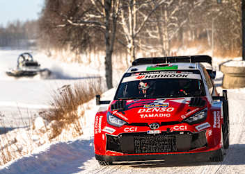 Elfyn Evans/Martin Scott führen im Toyota die Rallye Schweden an