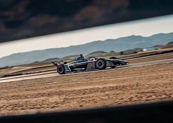 Der neue Formel E Porsche beim Test in Almería