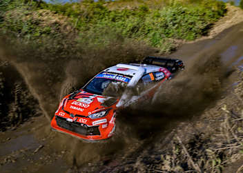 Toyota dominierte den Auftakt der Safari-Rallye Kenia im Schlammgelände