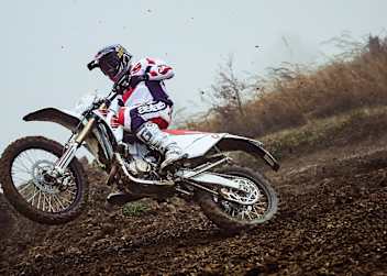 Bimota BX450: Vollwertige Rennsport-Enduro auf Kawasaki-Basis