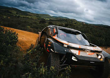 Weltmeister Lucas Moraes fuhr mit  Navigator Dennis Zenz zum Etappensieg 