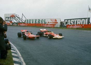 Ronnie Peterson (March) und Reine Wisell (Lotus) in Zandvoort 1971