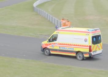 Danilo Petrucci wurde im Krankenwagen abtransportiert