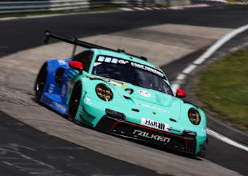 Porsche wird eingebremst. Viele Fans fragen sich warum