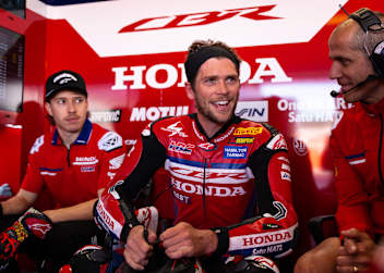 Jake Dixon freut sich offensichtlich über seine Superbike-Rückkehr