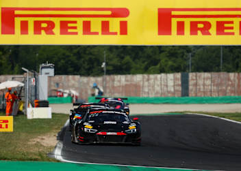 Tresor Attempto Racing gewinnt Crashderby in Monza