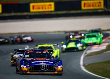 Maro Engel führt derzeit die DTM an