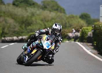 Michael Dunlop (Ducati) auf dem Weg zu seinem 35. TT-Sieg