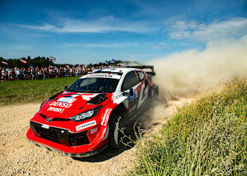 Toyota-Youngster Sami Pajari führt die Rallye Estland an