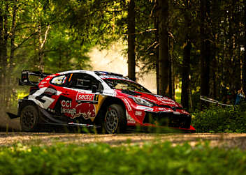 Sebastien Ogier führt nach dem ersten Haupttag der Rallye Finnland
