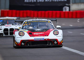 Alexander Tauscher steuert am Nürburgring den razoon Porsche