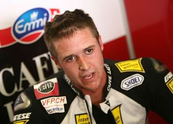 Lüthi berichtet seinen Mechanikern