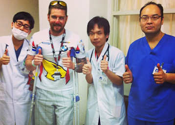 Damina Cudlin (2.v.l.) mit seinem japanischen Ärzte-Team