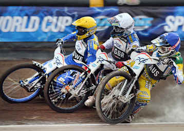 Chris Holder gegen Scott Nicholls und Fredrik Lindgren