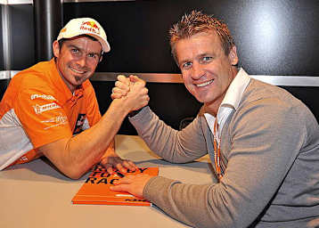 Cyril Despres (li.) und KTM-Sportmanager Pit Beirer