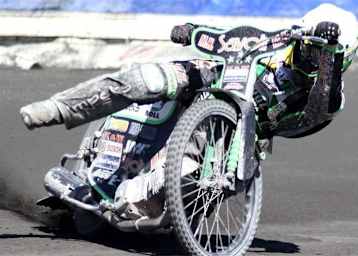 Patryk Dudek bleibt in der WM vorne