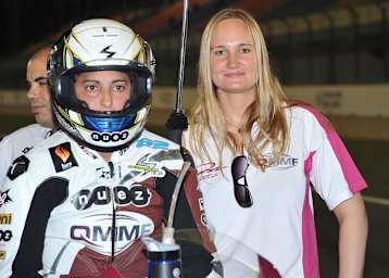 Beim Katar-GP war Nina Prinz (re.) Gridgirl für Rosell