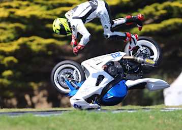 Guten Flug - Mathew Scholtz bereitet sich auf die Landung vor