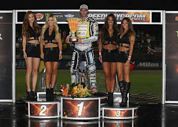 Niels-Kristian Iversen hatte zum ersten Mal die Monster-Girls für sich allein