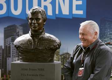 Alan Jones erhielt im März 2013 in Melbourne diese Ehrung