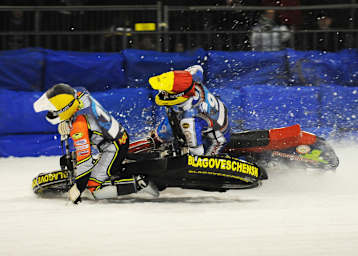 Krysov (innen) räumte Tschajka ab