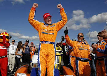 Charlie Kimball feiert seinen ersten IndyCar-Sieg