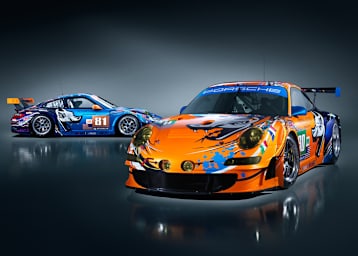 Flying Lizard-Porsche im Troy Lee-Outfit