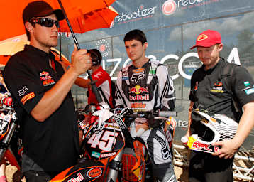 Jake Nicholls hat sich den Knöchel gebrochen