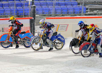 Rene Stellingwef (links) wird im Eisspeedway-GP starten