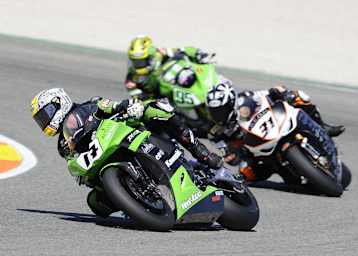 Hier fahren Andrews (17) und Iannuzzo (31) noch